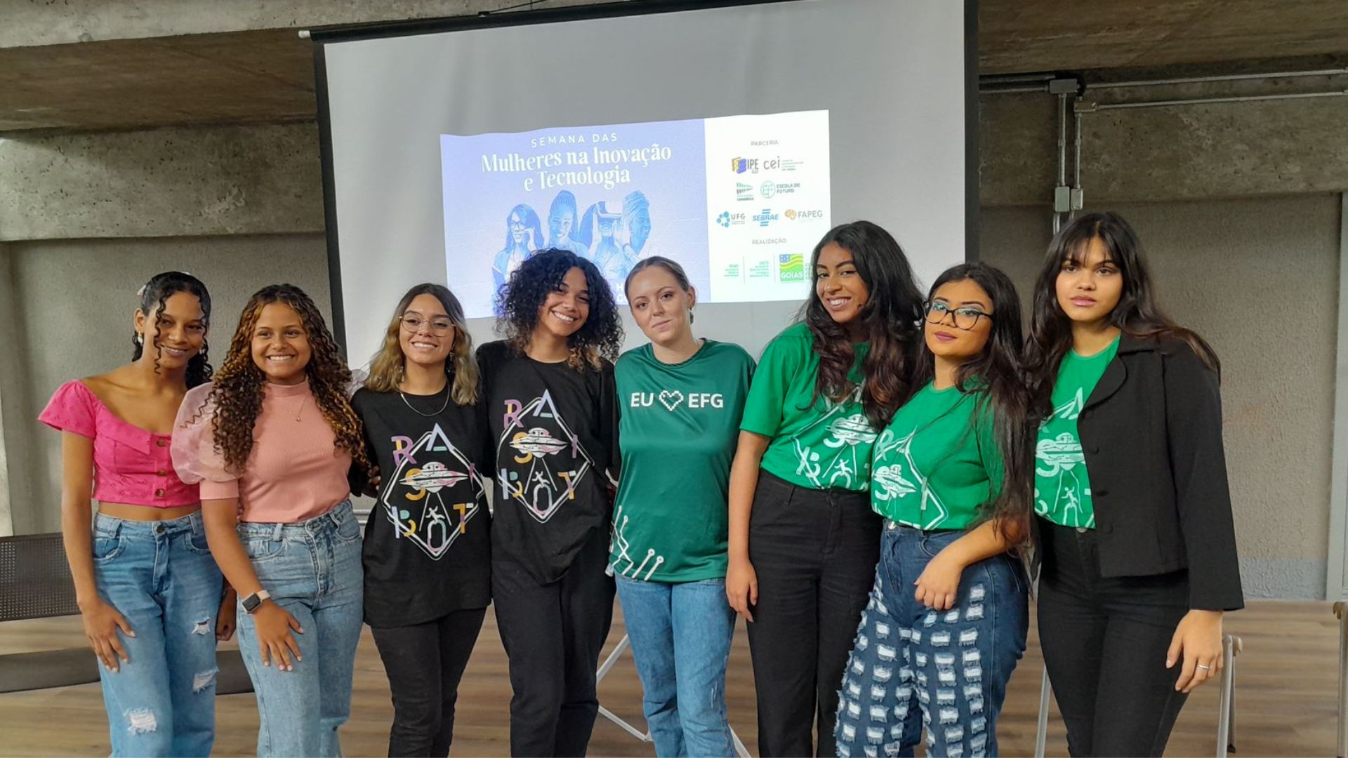 Marketing, gestão e robótica são destaques em evento para mulheres 