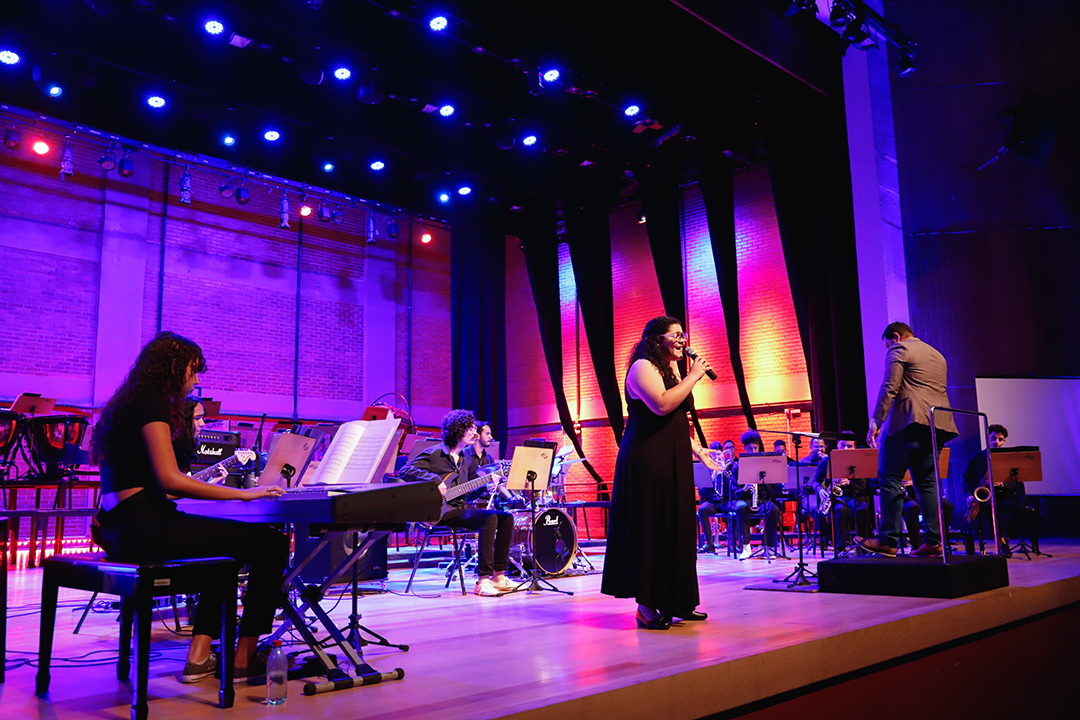 “Sons do Brasil”  é o concerto deste domingo com a Big Band Basileu França