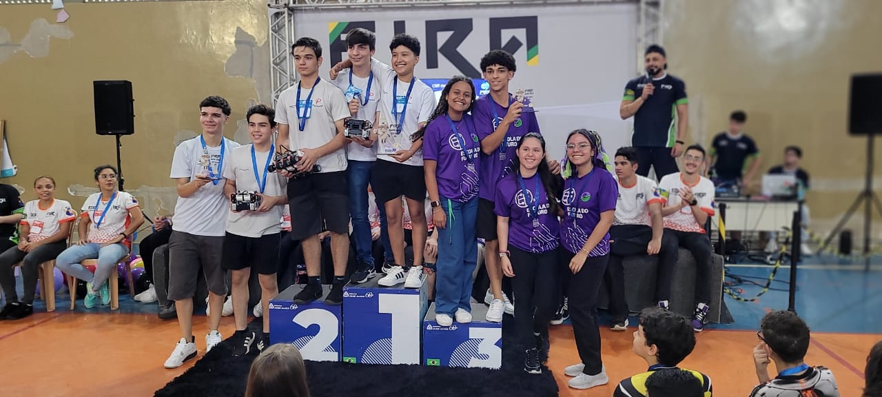 Equipe de Robótica da EFG Luiz Rassi se classifica em 3º lugar no FIRA Brasil 