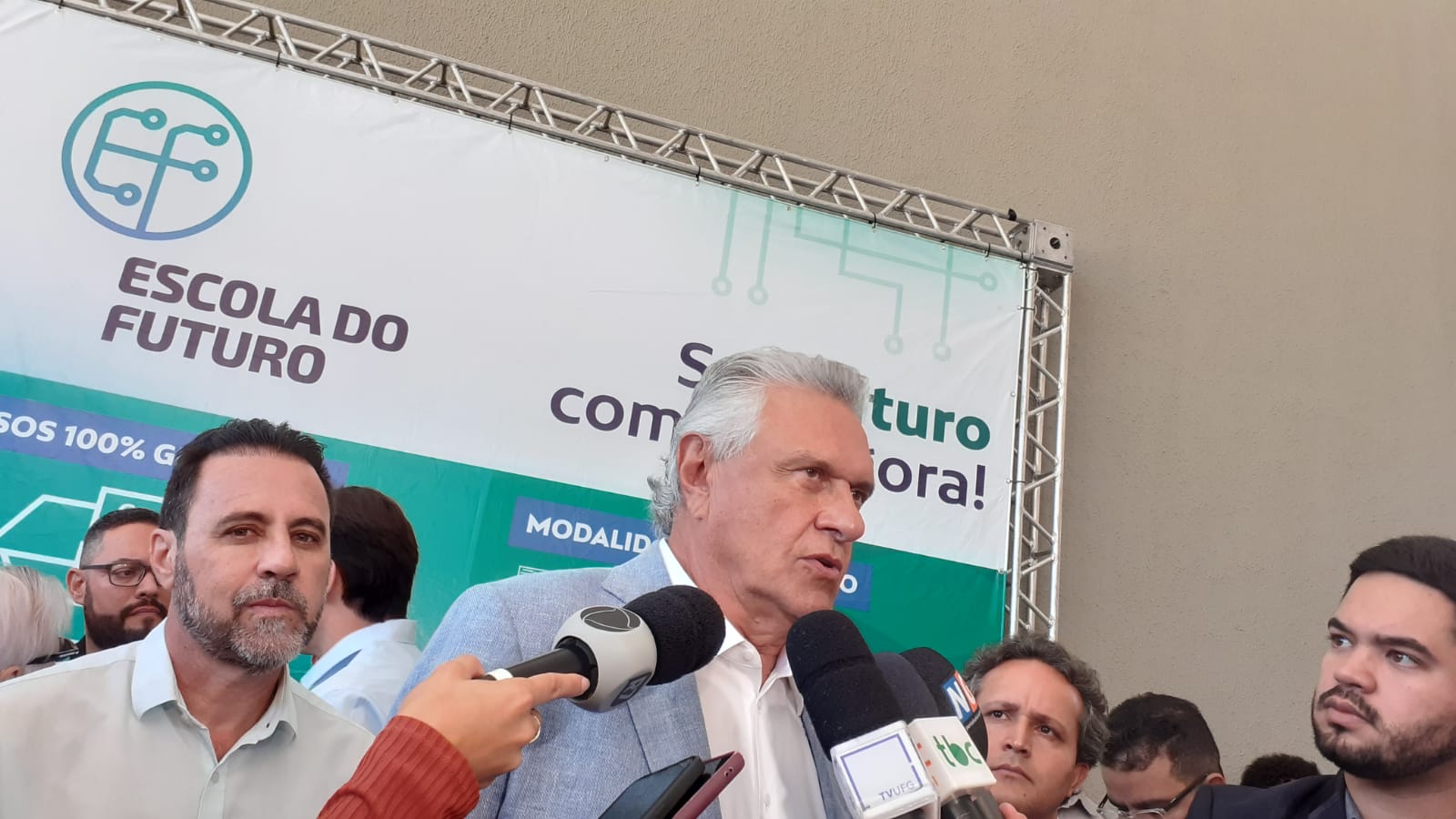 Governo inaugura laboratórios na Escola do Futuro Luiz Rassi 